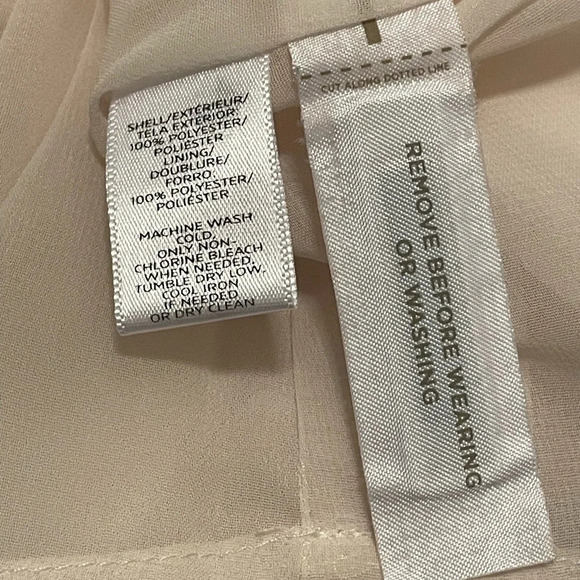 ANN TAYLOR LOFT Petites Dotted Double V Peplum Shell Top in Whisper White - Picture 8 of 9